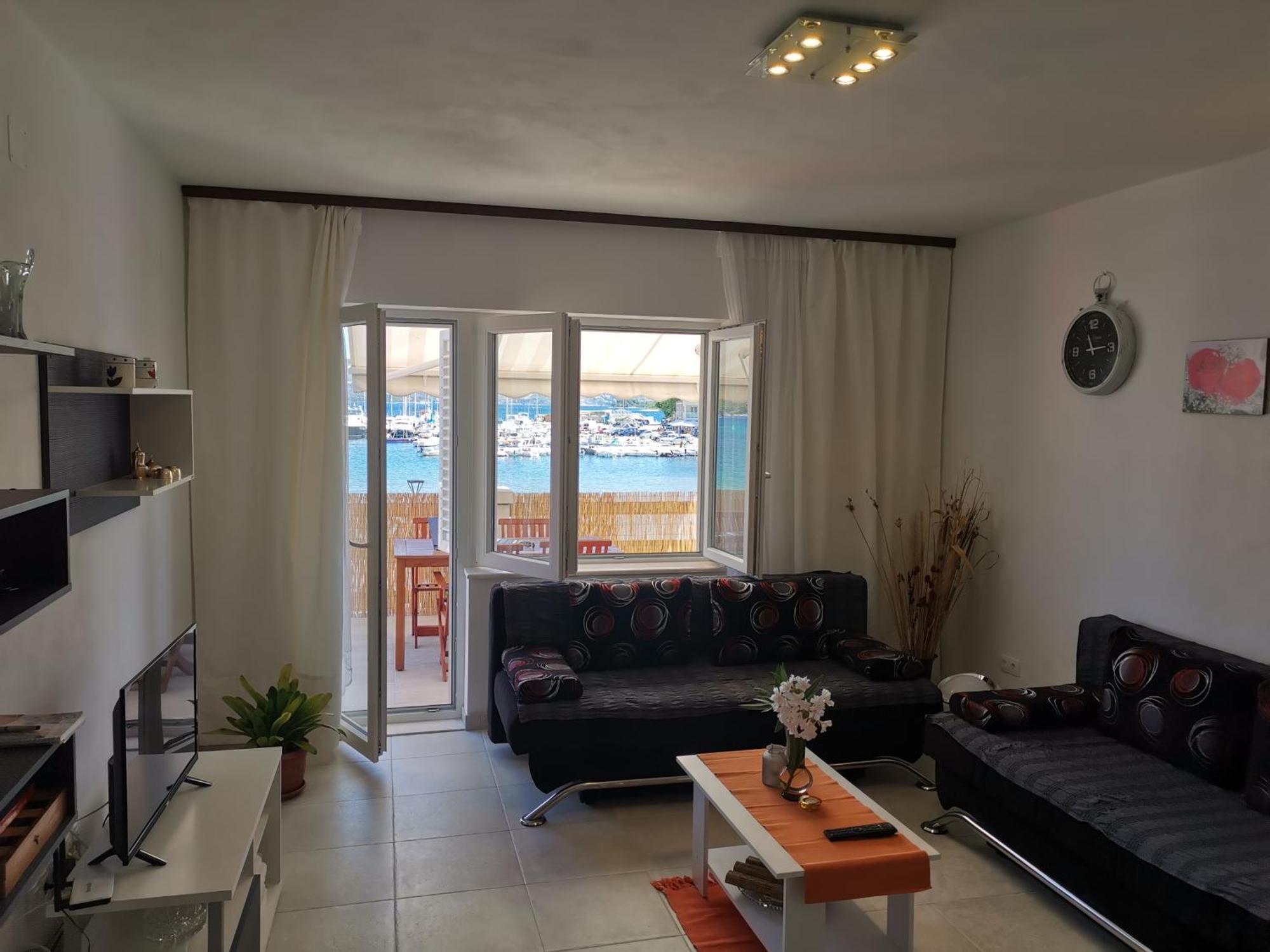 Apartments Lumbardina Лумбарда Стая снимка