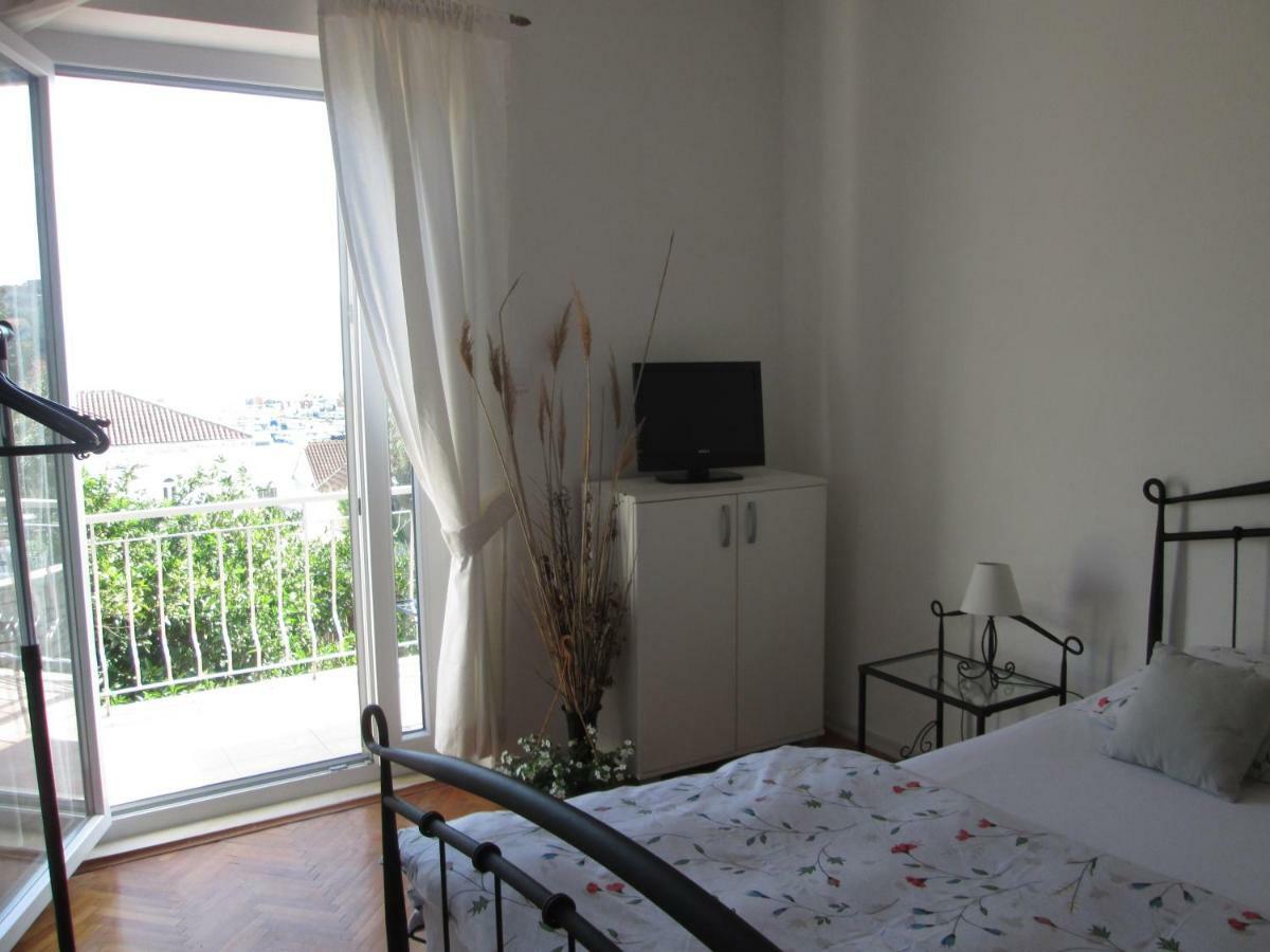 Apartments Lumbardina Лумбарда Екстериор снимка